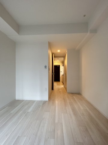 その他部屋・スペース　落ち着いた色調の寝室です