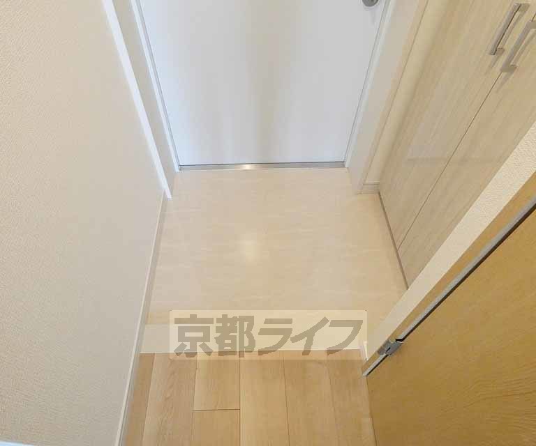 玄関　明るい玄関。