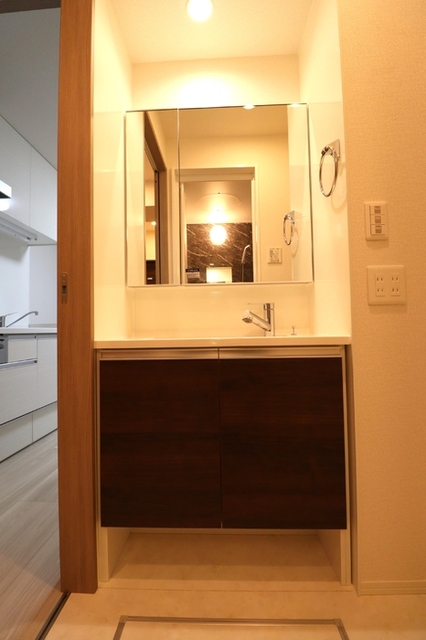 洗面設備　洗髪洗面化粧台