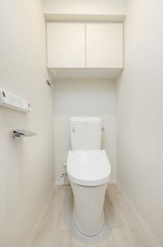 トイレ　温水洗浄便座。