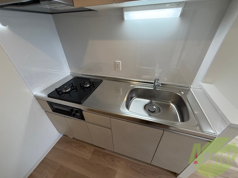 キッチン　キッチンはシックなデザインでした。洗い場も大きい。