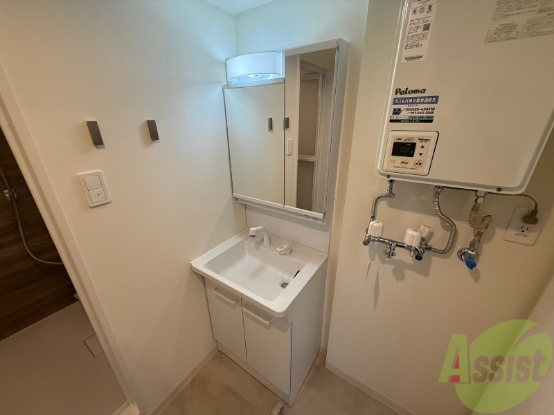 洗面設備　洗面台は独立していて使いやすそうですね。