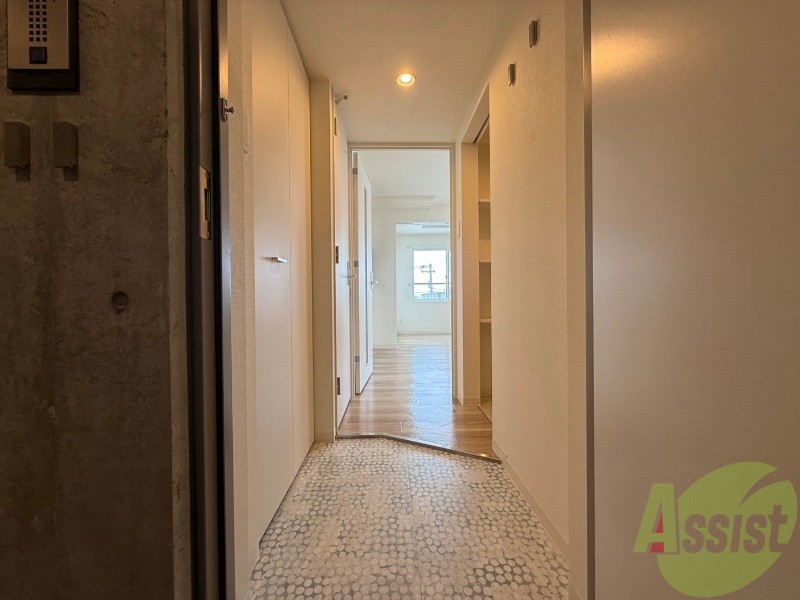 玄関　玄関の様子です。明るい印象ですね。気分もあがりそう。