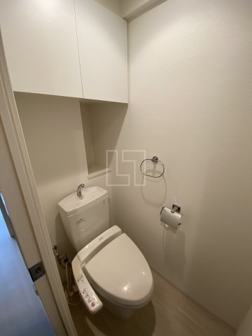 トイレ　アプリーレ堺筋本町　温水洗浄便座