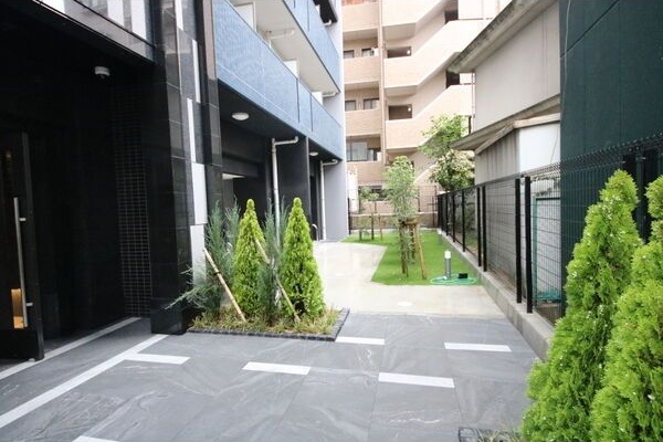 エントランス　初期費用分割可★ご希望の場所まで無料送迎サービス付♪