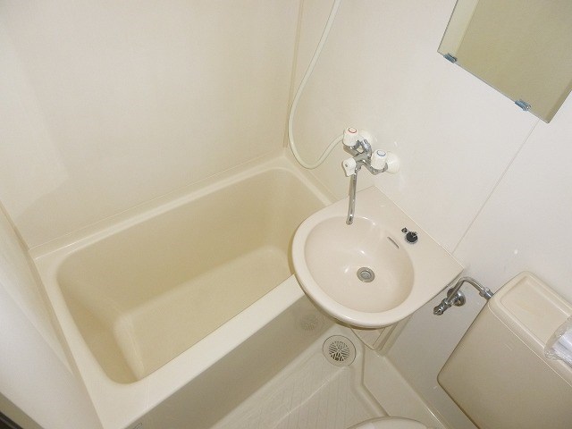 バス・シャワールーム　別部屋参考写真