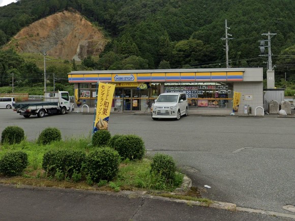 コンビニ　ミニストップ 和田山桑原店（コンビニ）まで390m
