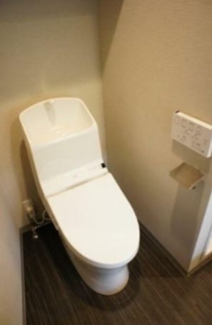 トイレ　※同仕様写真含む