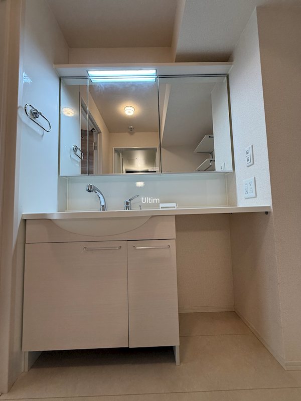 洗面設備　※同タイプの他のお部屋です