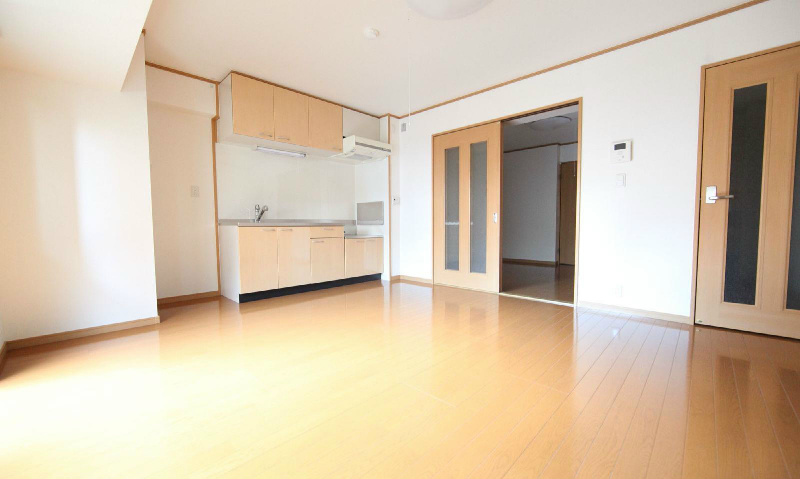 居室・リビング　ＬＤＫ10.2帖　洋室5.8帖とつなげても仕切っても使えます