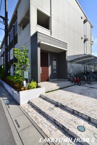 エントランス　オートロック付のエントランスです。