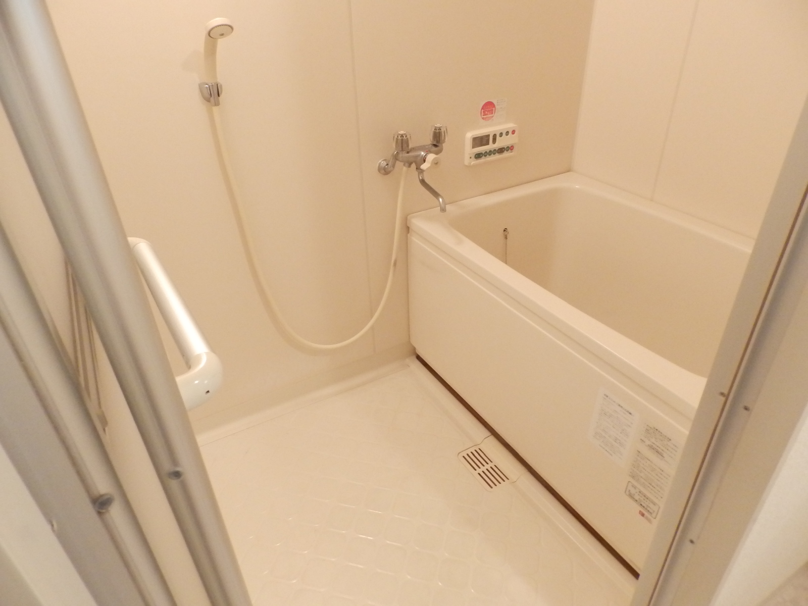 バス・シャワールーム　湯張り機能付いています