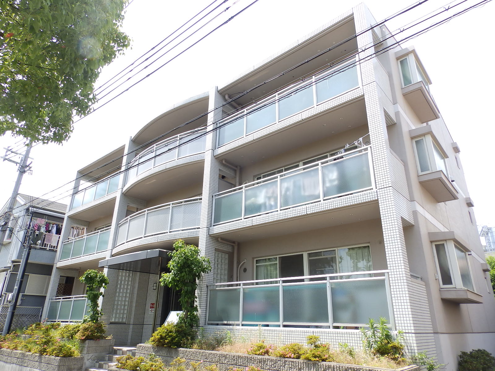 建物外観　最上階南向き