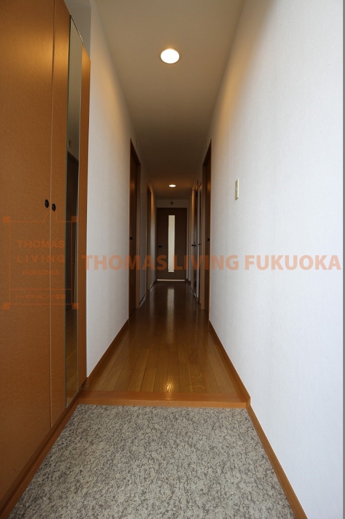 玄関　トールサイズのシューズボックス付きです。