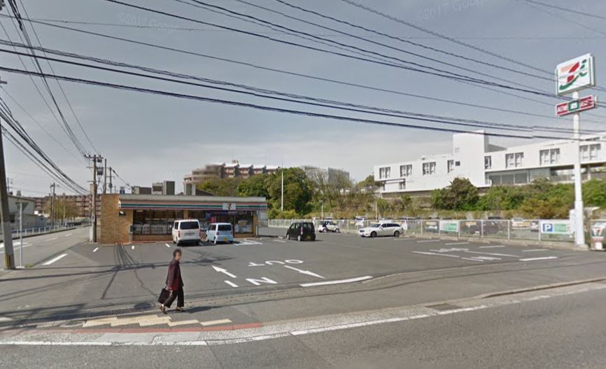 コンビニ　セブンイレブン 八幡友田1丁目店（コンビニ）まで294m