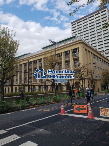 小学校　中央区立明石小学校（小学校）まで528m