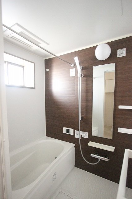 バス・シャワールーム　同物件別号室の写真です。