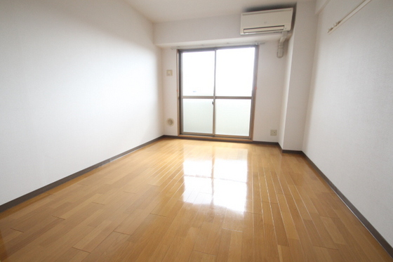 居室・リビング　※別部屋の写真です