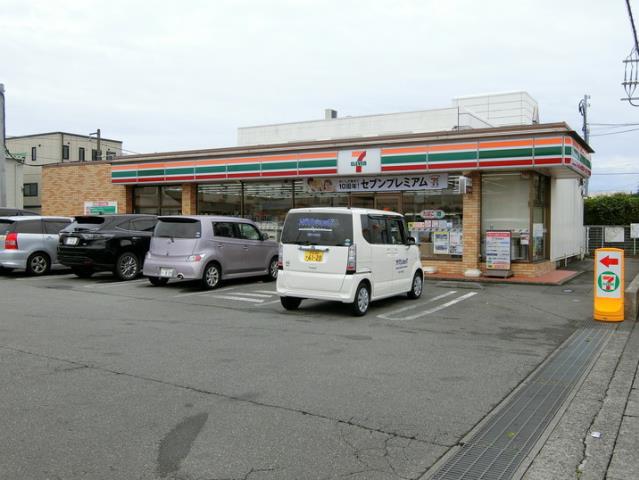 コンビニ　セブンイレブン（コンビニ）まで1252m