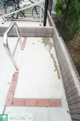 駐車場　バイク置き場