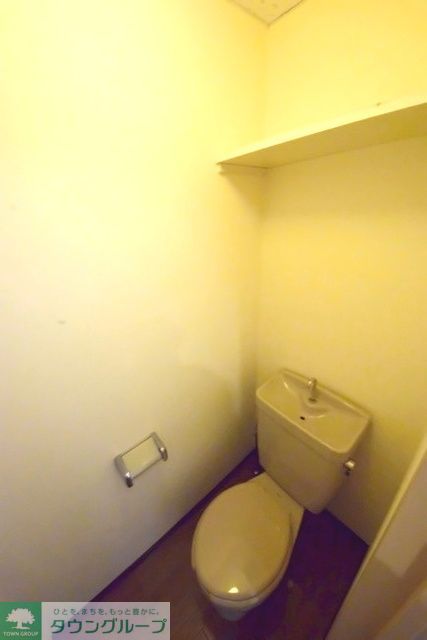 トイレ　上部棚あり