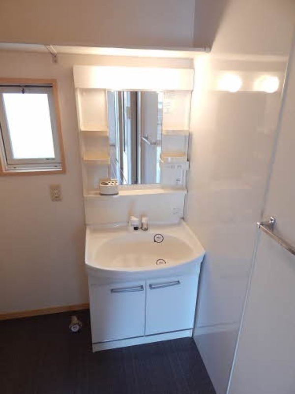 洗面設備　同タイプ