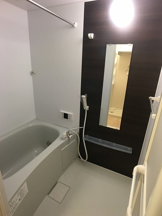 バス・シャワールーム　換気暖房乾燥機付浴室