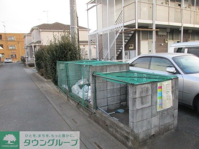 エントランス　ゴミ置き場