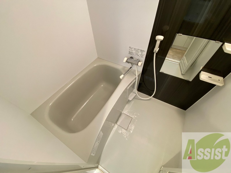 バス・シャワールーム　お風呂になります。一日の疲れを癒してくださいね。