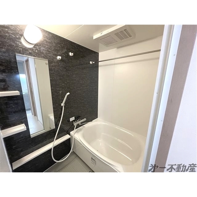 バス・シャワールーム　バスルーム
