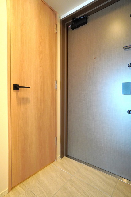 玄関　※写真は同タイプ住戸です。