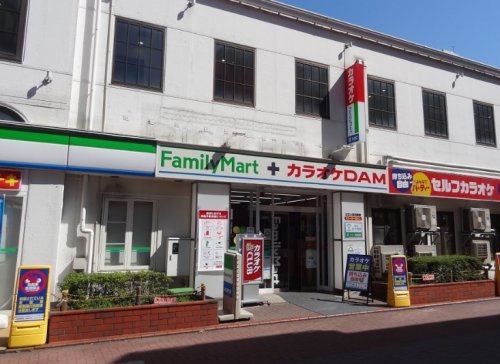 コンビニ　ファミリーマート 蒲田南口駅前店（コンビニ）まで119m