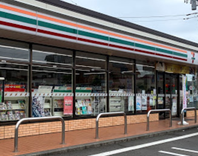 コンビニ　セブンイレブン 愛川中津店（コンビニ）まで1124m