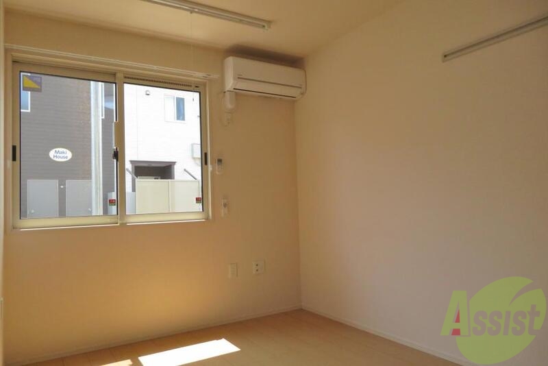 その他部屋・スペース　洋室は５．９帖あり寝るスペースが十分にありますよねー。