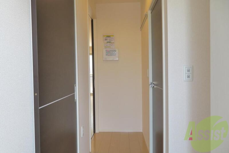 玄関　玄関から撮った写真になりますー。おしゃれな感じですねー。