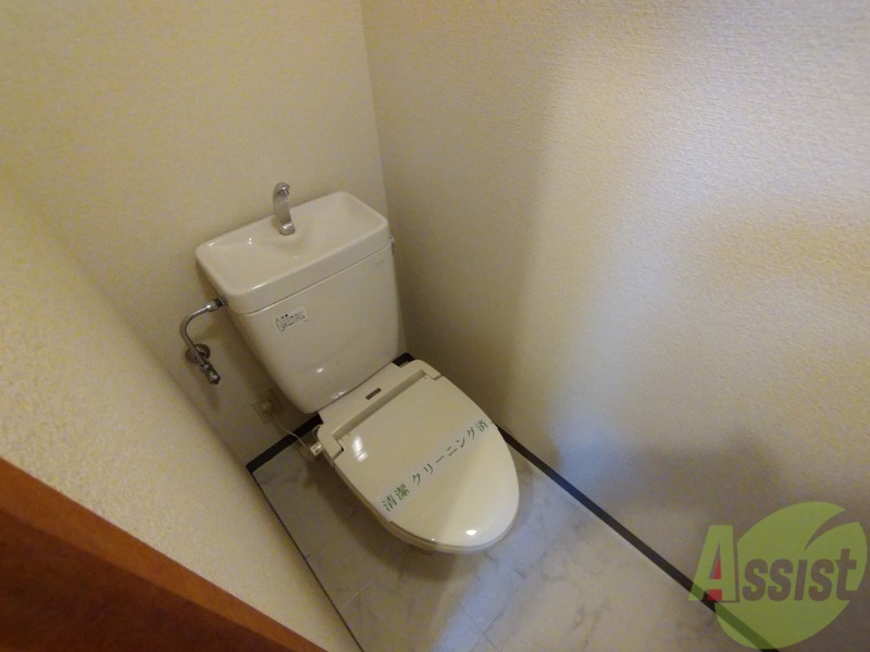 トイレ　こちらはトイレです。清潔感があり、安心して使用できます。