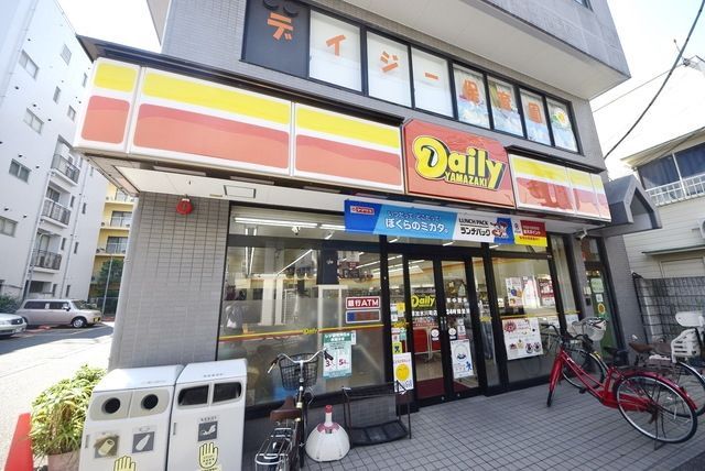 コンビニ　デイリーヤマザキ草加氷川町店（コンビニ）まで268m