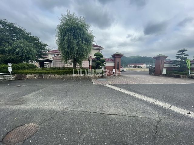 小学校　赤磐市立豊田小学校（小学校）まで449m