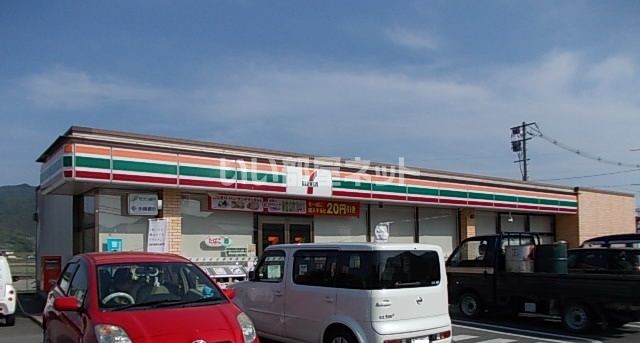 コンビニ　セブンイレブン（コンビニ）まで416m