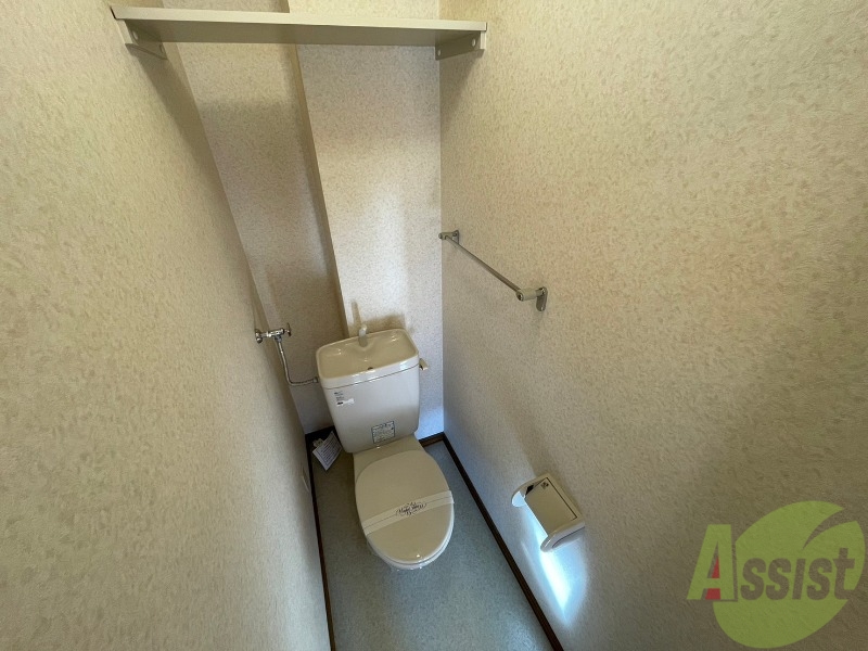 トイレ　こちらはトイレです。清潔感があり、安心して使用できます。