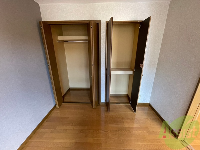 収納　寝室の収納です。部屋がすっきり片付きます。