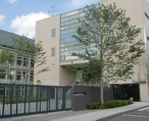 中学校　明治大学付属中野中学・高等学校（中学校）まで682m