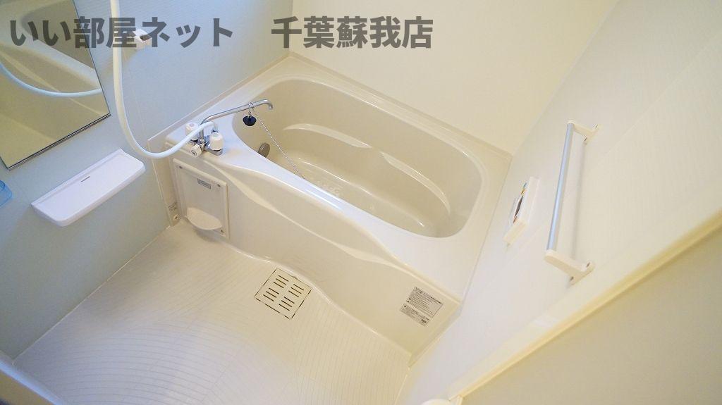 バス・シャワールーム　落ち着いた空間のお風呂です