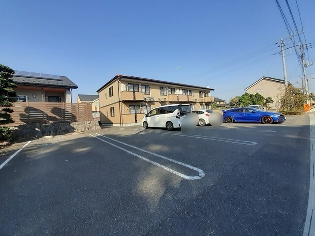 駐車場　２重白線の駐車スペース