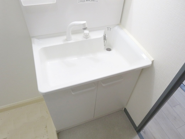 洗面設備　綺麗で便利な独立洗面台です☆