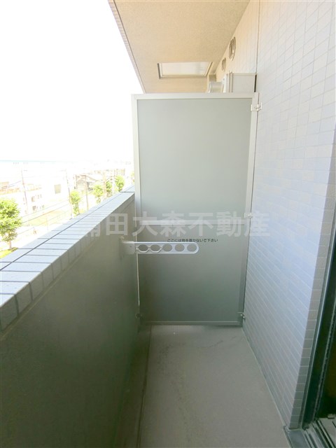バルコニー　バルコニー　物干し金具付き