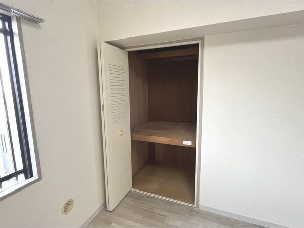 収納　※写真は同じマンションの違う部屋のものになります。