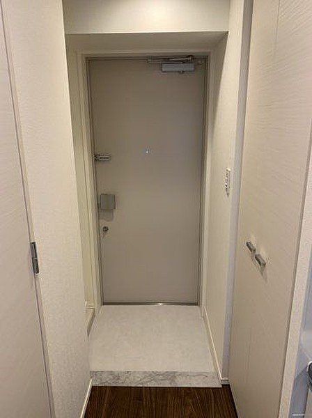 玄関　※別号室の参考写真