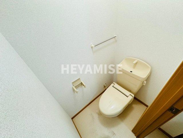 トイレ　※同物件反転タイプの写真でございます※現況を優先します※