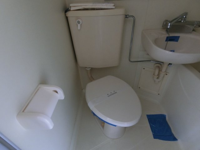 トイレ　他のお部屋の参考写真となります。